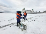 Инспекторы ГИМС провели замеры льда на водоемах Костромы