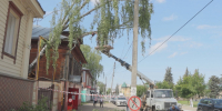 В Костроме до сих пор устраняют последствия вчерашней грозы со шквальным ветром - ГТРК Кострома
