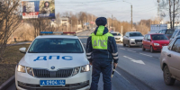 Костромские автоинспекторы поймали водителя с липовыми правами - Интернет-телевидение Логос
