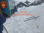 В Костромской области упавшего с крыши мужчину завалило снегом