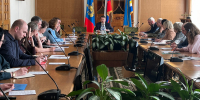 Олег Болоховец поручил ускорить перевод приоритетных мер поддержки для участников СВО в электронный формат - Город Кострома