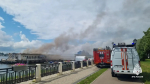 Дебаркадер горит на набережной в Костроме