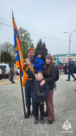 Сотрудники Главного управления МЧС России поздравляют всех пап с праздником!